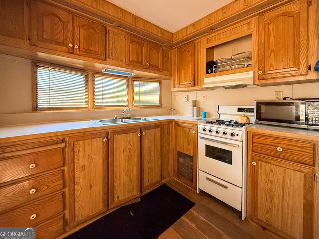 331 Holiday Loop, Cleveland, GA 30528