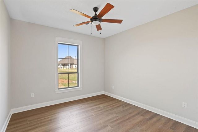 5873 N Crescent Drive, Iowa, LA 70647