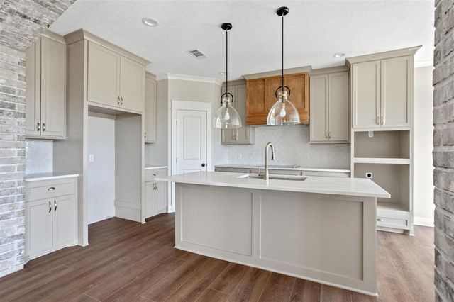 5873 N Crescent Drive, Iowa, LA 70647