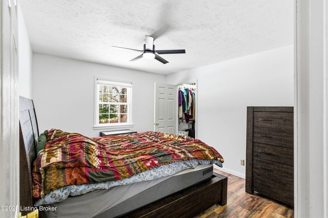 150 Downs Ln, Shepherdsville, KY 40165