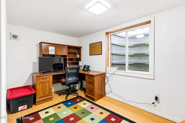 150 Downs Ln, Shepherdsville, KY 40165