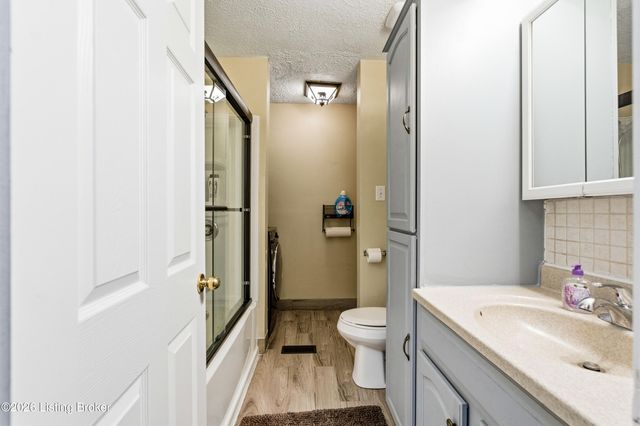 150 Downs Ln, Shepherdsville, KY 40165