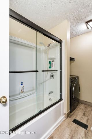 150 Downs Ln, Shepherdsville, KY 40165