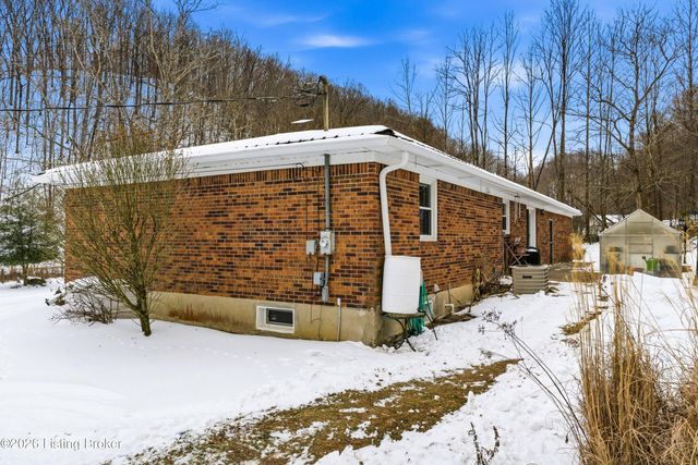 150 Downs Ln, Shepherdsville, KY 40165