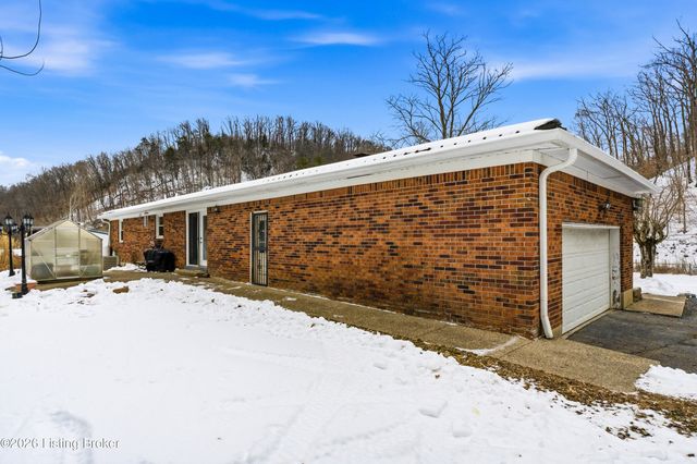 150 Downs Ln, Shepherdsville, KY 40165