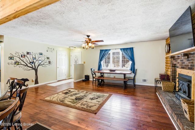 150 Downs Ln, Shepherdsville, KY 40165