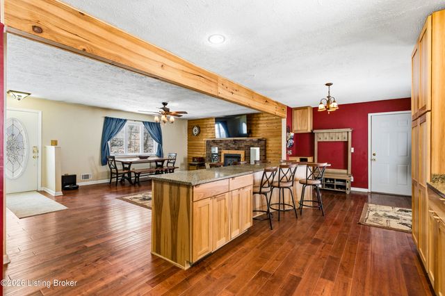 150 Downs Ln, Shepherdsville, KY 40165