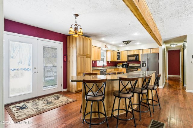 150 Downs Ln, Shepherdsville, KY 40165