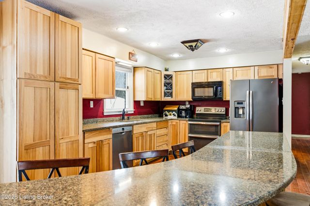 150 Downs Ln, Shepherdsville, KY 40165