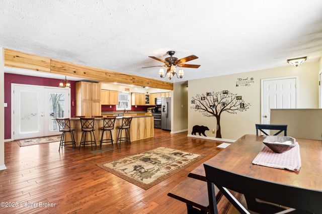 150 Downs Ln, Shepherdsville, KY 40165