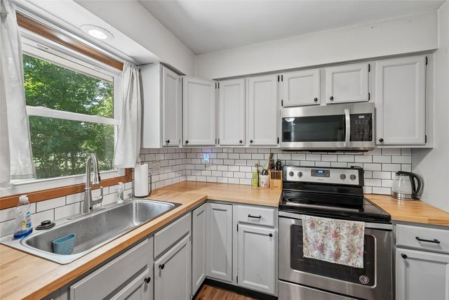713 Pearl Street, Cambridge, IA 50046