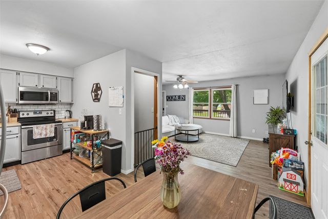 713 Pearl Street, Cambridge, IA 50046