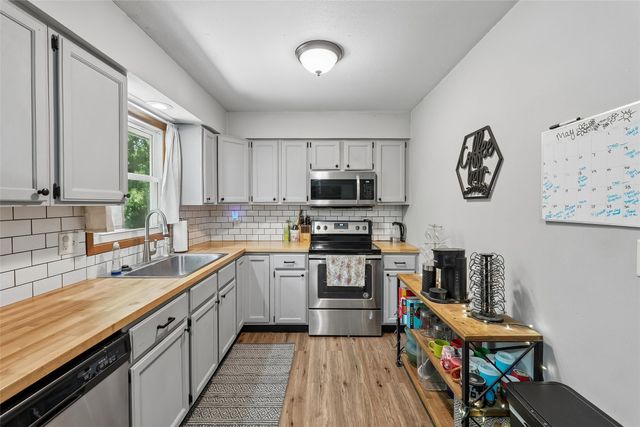 713 Pearl Street, Cambridge, IA 50046