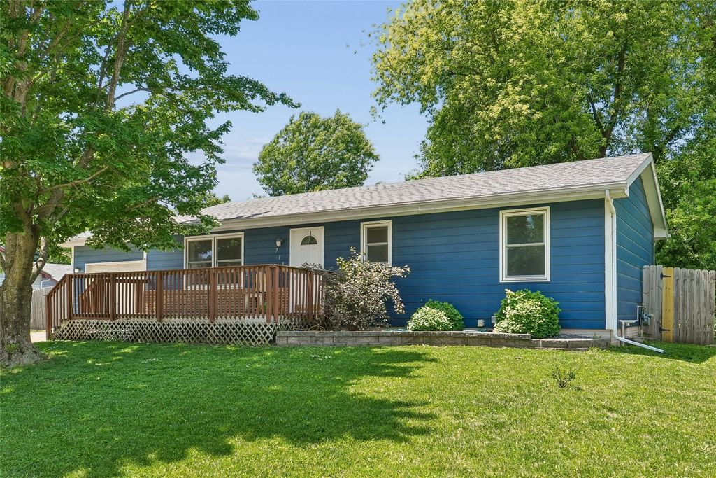 713 Pearl Street, Cambridge, IA 50046