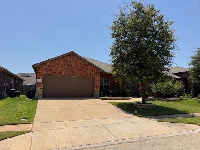 1120 Sierra Blanca Drive, Fort Worth, TX 76028
