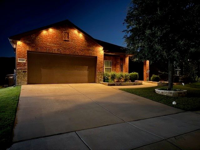 1120 Sierra Blanca Drive, Fort Worth, TX 76028