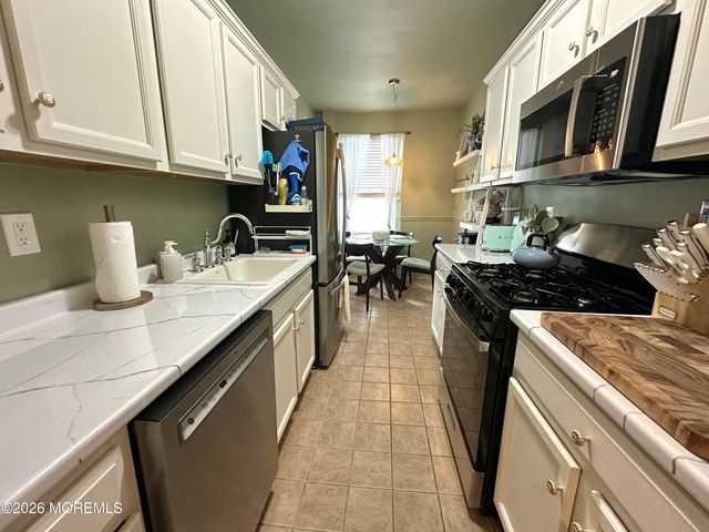 500 Deal Lake Drive 2D, Asbury Park, NJ 07712