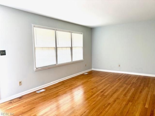 861 Cascade DR, Newport News, VA 23608