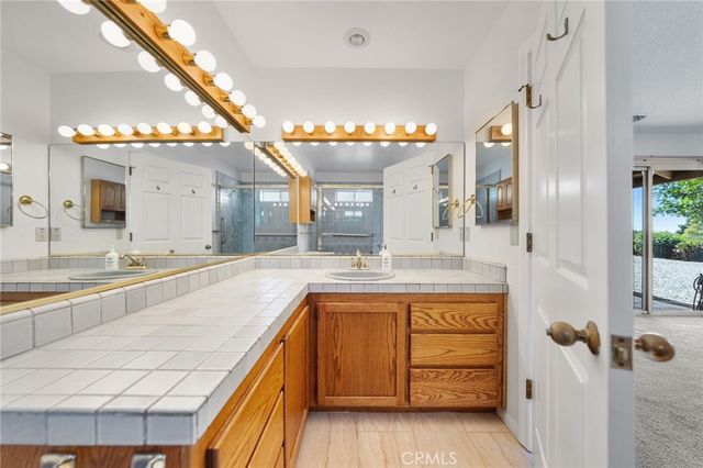 903 Crescent Bend, Fallbrook, CA 92028