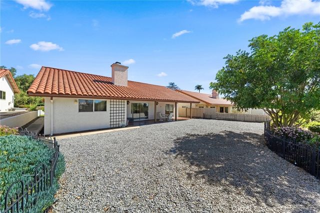 903 Crescent Bend, Fallbrook, CA 92028