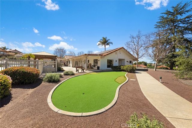 903 Crescent Bend, Fallbrook, CA 92028