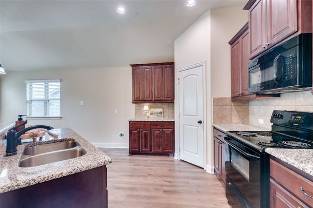 1417 Reiger Drive, Greenville, TX 75402