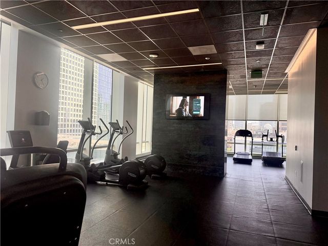 877 Francisco 2102, Los Angeles, CA 90017