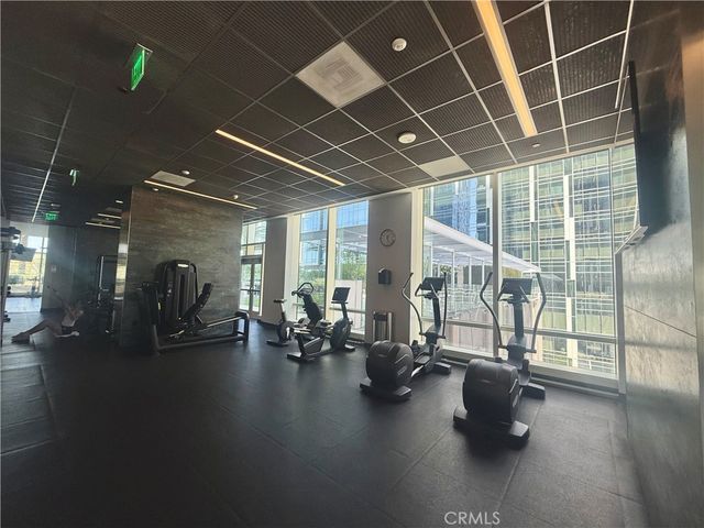 877 Francisco 2102, Los Angeles, CA 90017