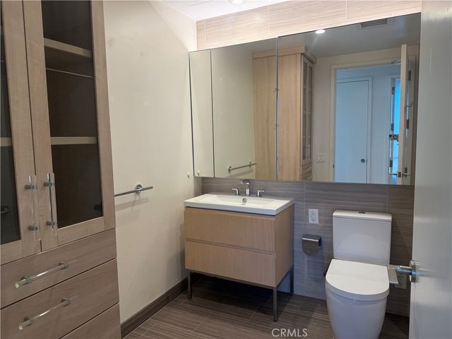 877 Francisco 2102, Los Angeles, CA 90017