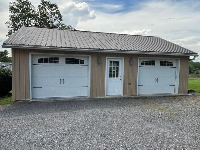 411 E 2nd Street, Perryville, KY 40468