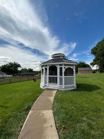 411 E 2nd Street, Perryville, KY 40468