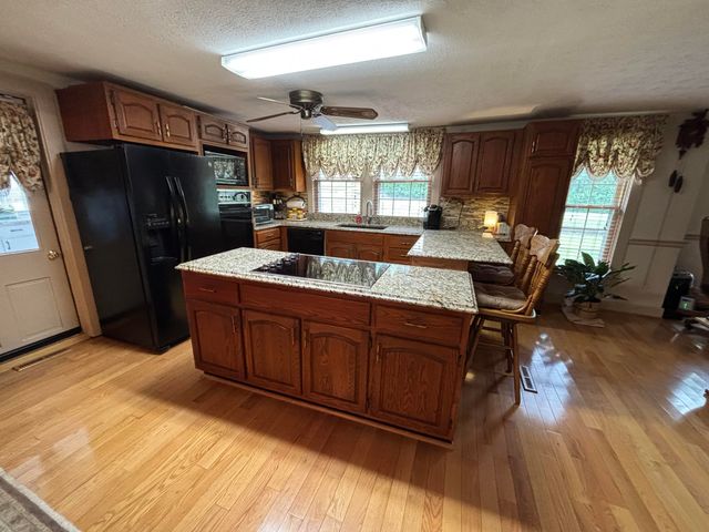411 E 2nd Street, Perryville, KY 40468