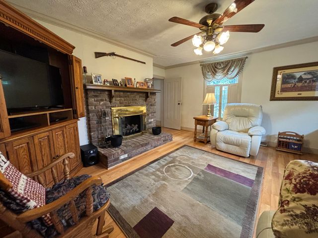 411 E 2nd Street, Perryville, KY 40468