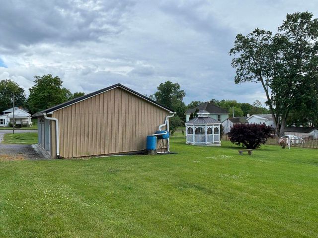 411 E 2nd Street, Perryville, KY 40468