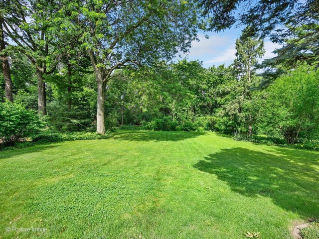 102 Hill Street, Roselle, IL 60172