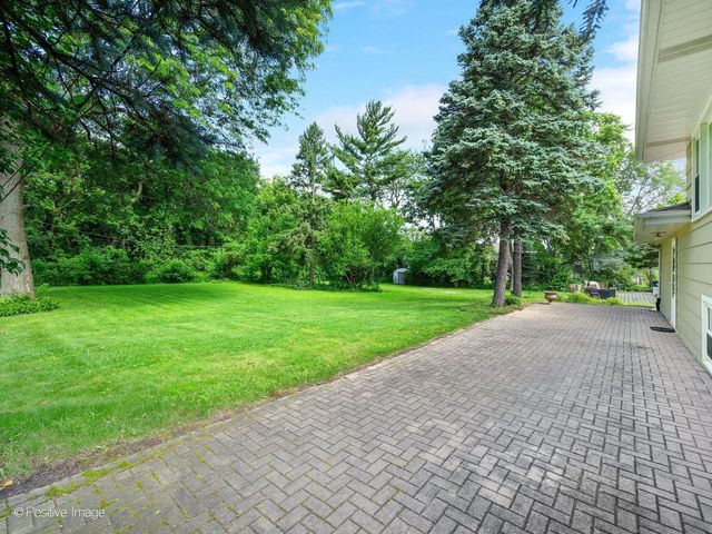 102 Hill Street, Roselle, IL 60172