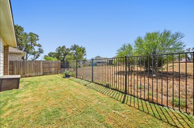 524 Possumhaw LN, San Marcos, TX 78666