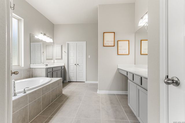 106 Escondido, Boerne, TX 78006