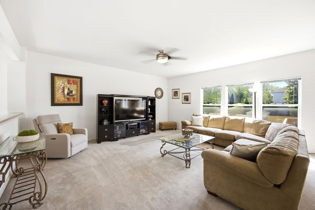 2905 Plumrose Lane, Mchenry, IL 60050