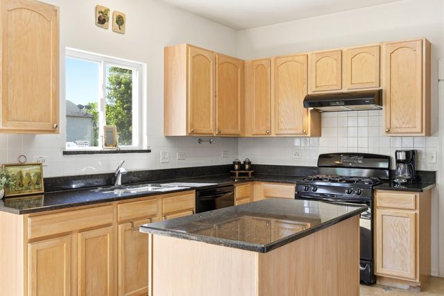 2905 Plumrose Lane, Mchenry, IL 60050