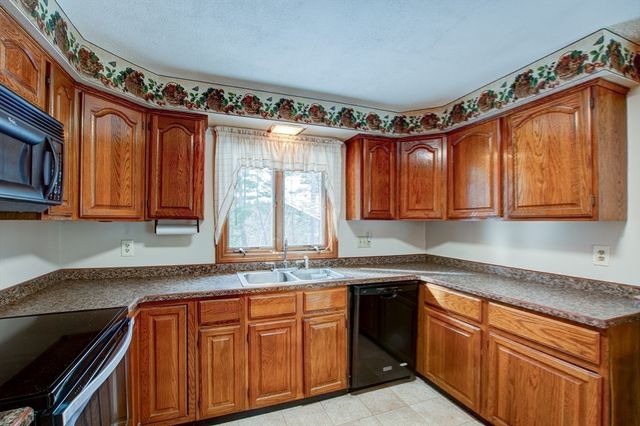 207 Sherbert Rd, Ashburnham, MA 01430