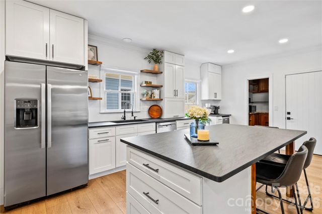 123 White Ash Drive E, Asheville, NC 28803