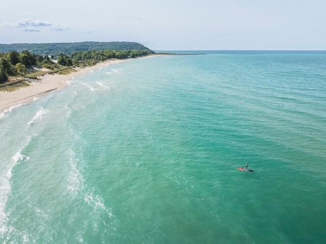 700 Mar-Lawn Drive, Manistee, MI 49660