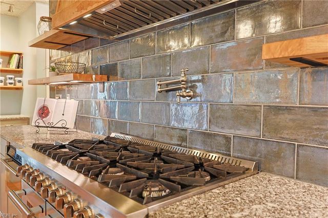 1146 Fairway DR, Chesapeake, VA 23320