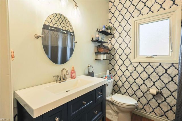 1146 Fairway DR, Chesapeake, VA 23320