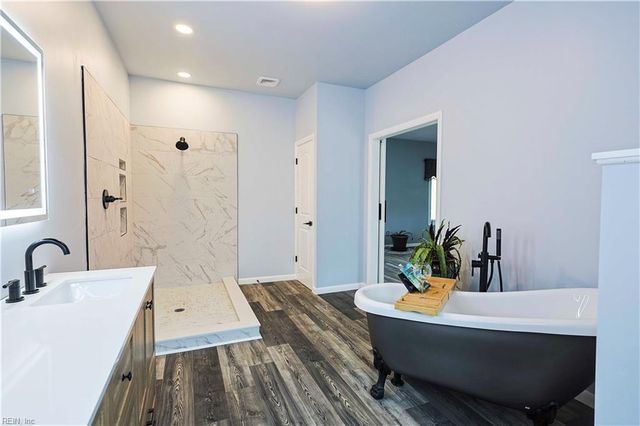 1146 Fairway DR, Chesapeake, VA 23320