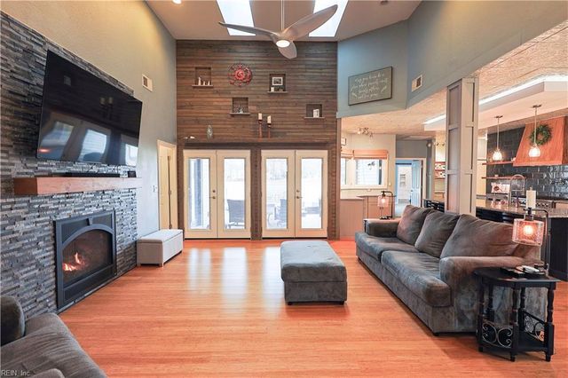 1146 Fairway DR, Chesapeake, VA 23320