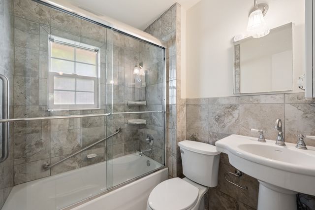 808 Jackson Street, Rockwall, TX 75087