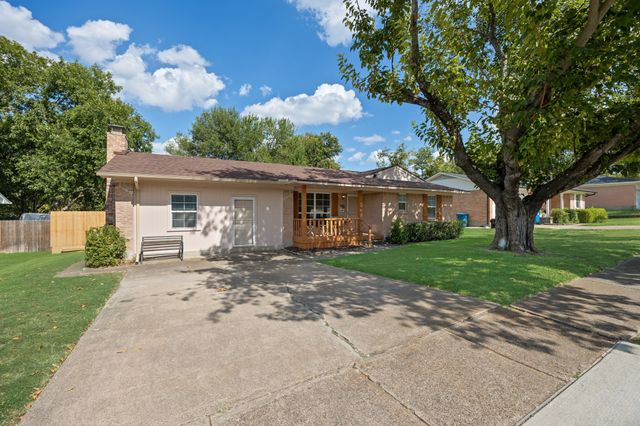 808 Jackson Street, Rockwall, TX 75087