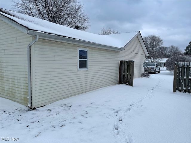 2376 Bay Meadow Street, Madison, OH 44057